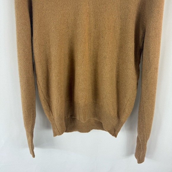 Peter Scott Men Color: Tan 100% Pure Camel Hair  V-Neck Size: M 
Jumper Size - Picture 4 of 10